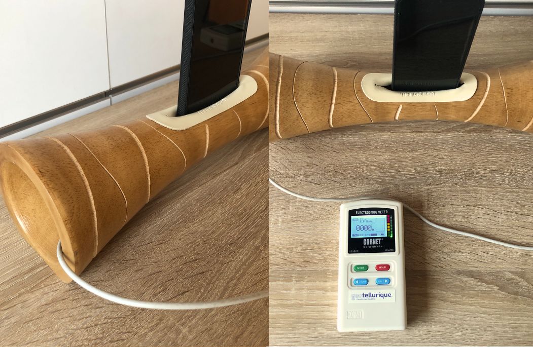 Mesure des ondes autour du câble de chargement du téléphone - Mangobeat naturel zèbre 35 cm – Enceinte en bois et sans ondes
